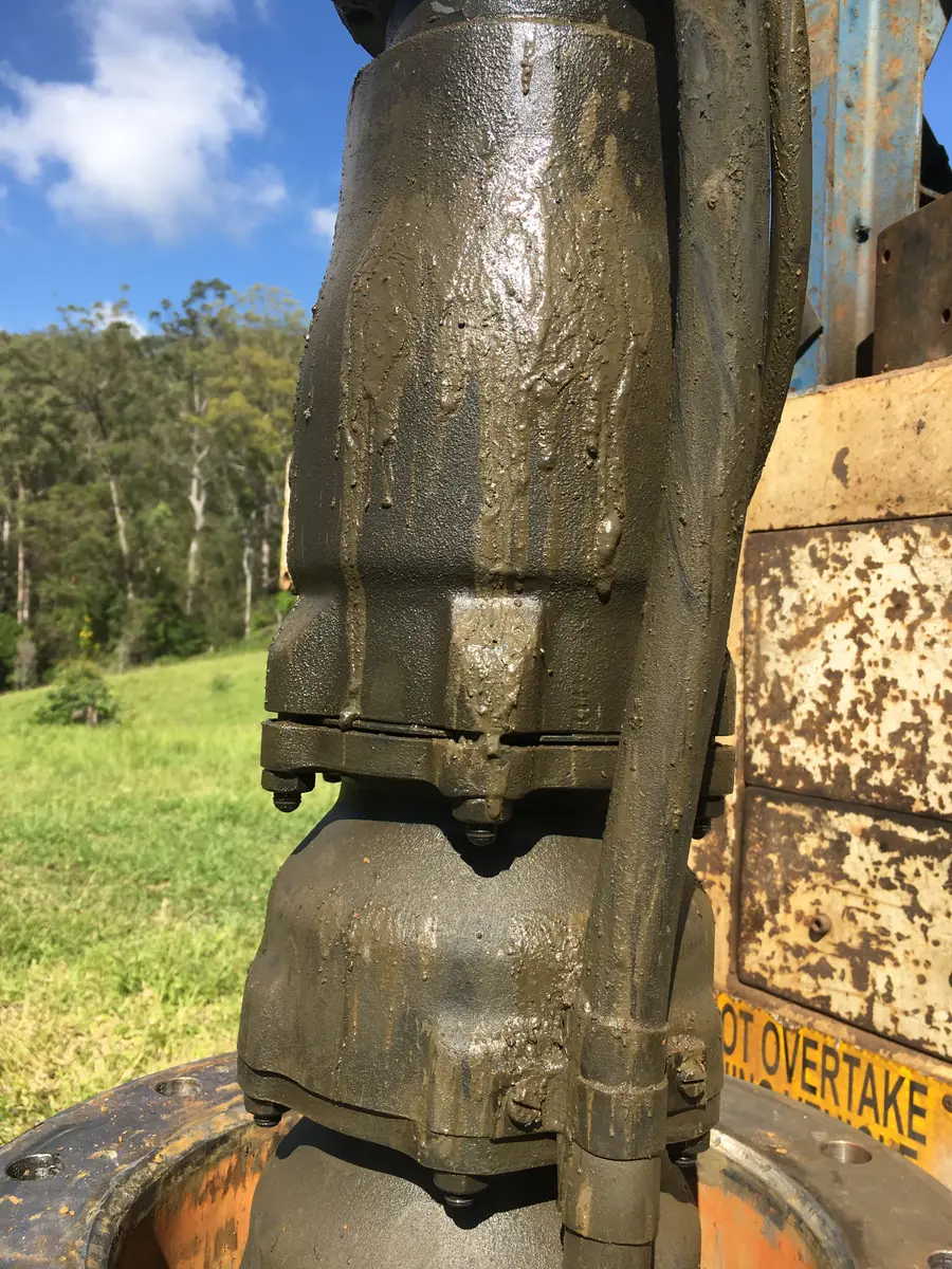 Submersible pump removal